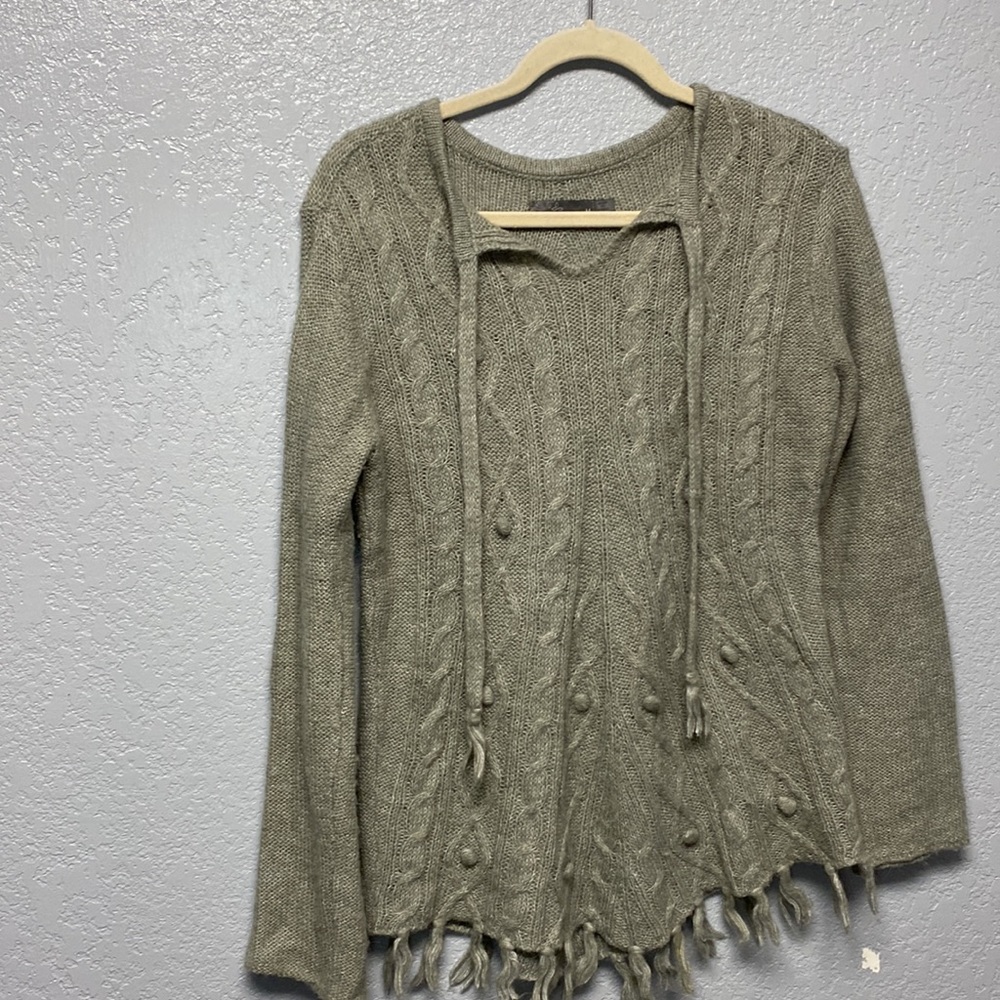 Prana Womens Sweater Size Med Green Fringed hem Tassels pullover Lightweight GUC